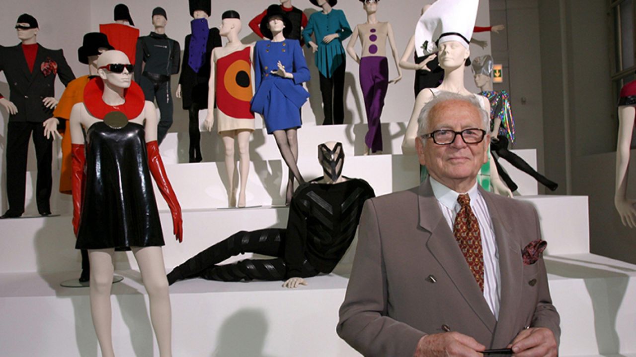 Pierre Cardin, el diseñador que creó la industria de la 'moda para todos